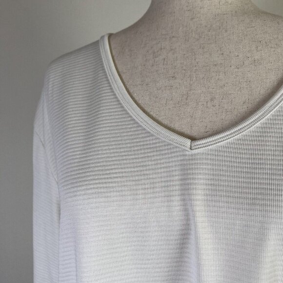 Seg'ments Essentials for Women Top XXL White Textured V Neck Soft Modal Tencel - Picture 10 of 15